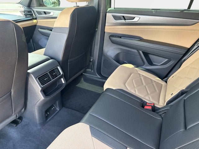 2025 Volkswagen Atlas Cross Sport 2.0T SE w/Technology