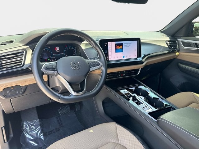 2025 Volkswagen Atlas Cross Sport 2.0T SE w/Technology