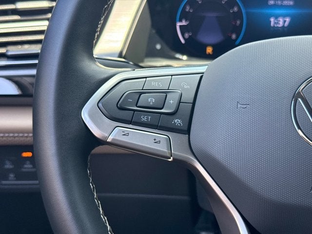 2025 Volkswagen Atlas Cross Sport 2.0T SE w/Technology