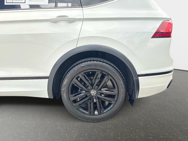 2022 Volkswagen Tiguan SE R-Line Black