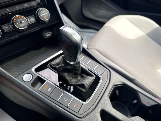 2019 Volkswagen Jetta R-Line