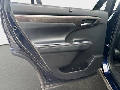 2023 Toyota Highlander Platinum