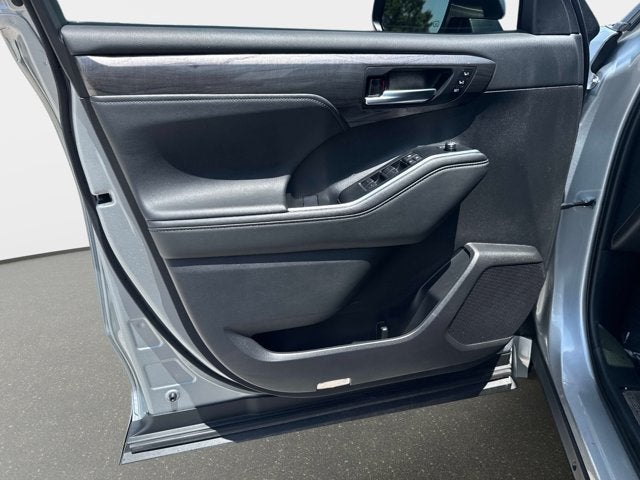 2025 Toyota Highlander Platinum