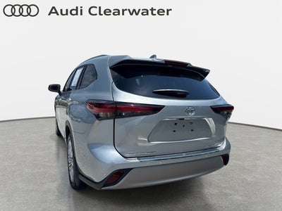 2025 Toyota Highlander Platinum