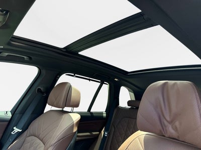 2025 BMW X5 M60i