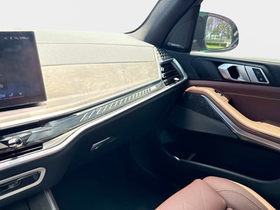 2025 BMW X5 M60i