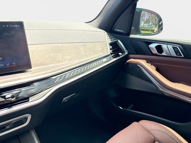 2025 BMW X5 M60i