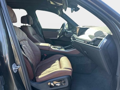 2025 BMW X5 M60i