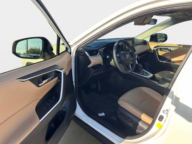 2022 Toyota RAV4 Hybrid XLE Premium