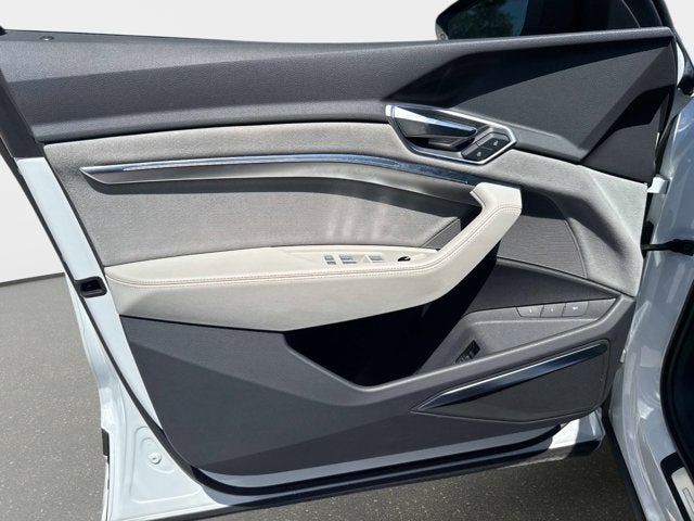 2024 Audi Q8 e-tron Prestige