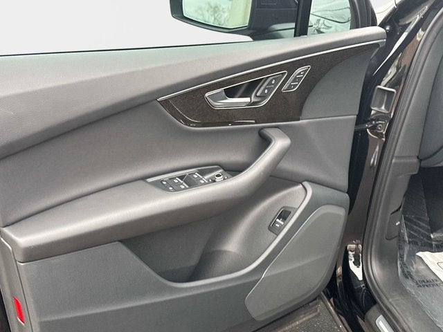 2025 Audi Q7 Premium