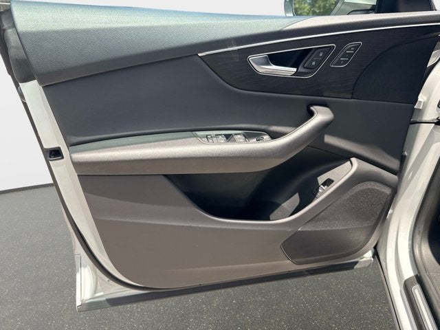 2023 Audi Q8 Premium