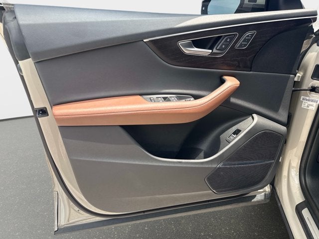 2023 Audi Q8 Premium Plus