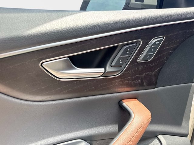 2023 Audi Q8 Premium Plus