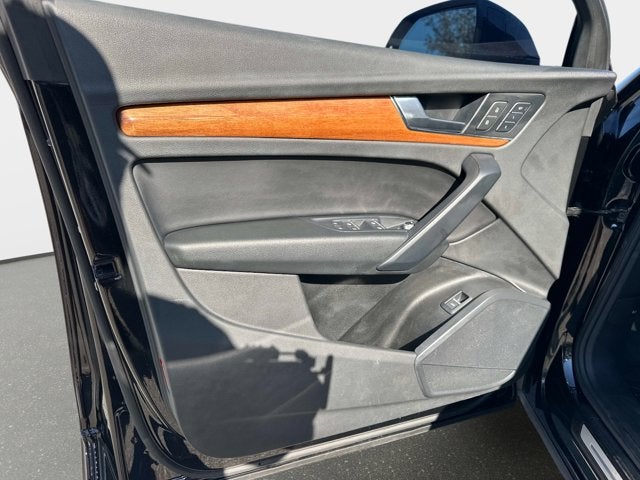 2023 Audi Q5 S line Premium