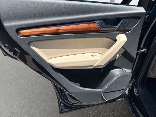 2023 Audi Q5 S line Premium
