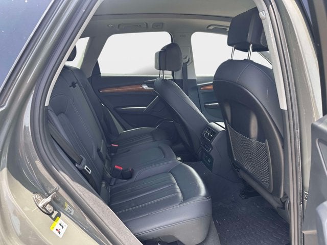 2023 Audi Q5 S line Premium