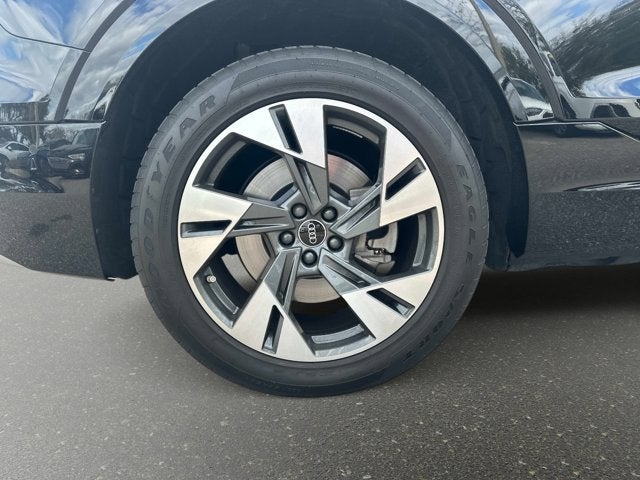 2022 Audi e-tron Premium Plus