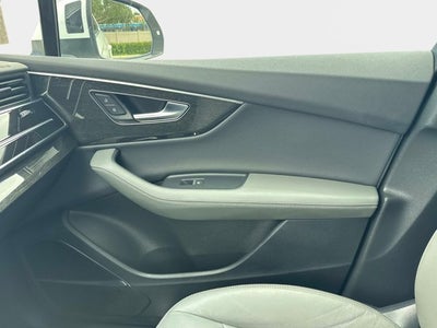 2025 Audi Q7 Premium Plus