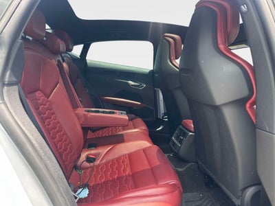2024 Audi e-tron GT Premium Plus