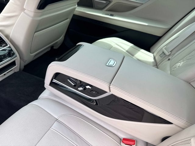 2022 BMW 7 Series 750i xDrive