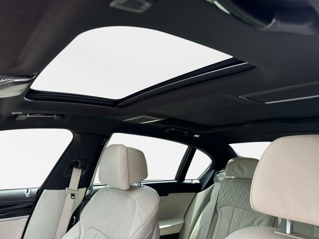 2022 BMW 7 Series 750i xDrive