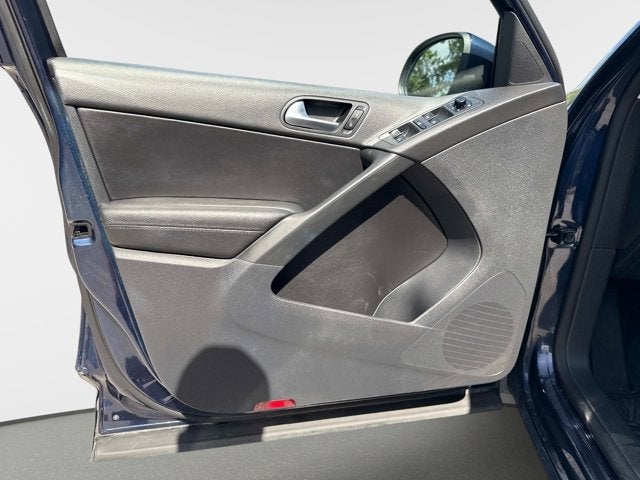 2012 Volkswagen Tiguan LE