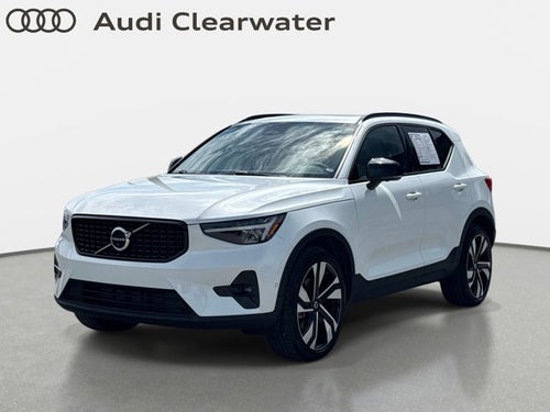 2023 Volvo XC40 Plus Dark Theme