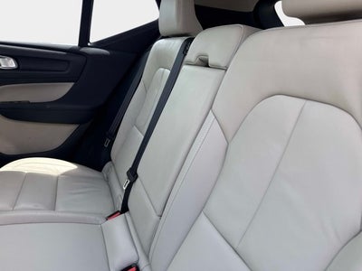2023 Volvo XC40 Plus Dark Theme