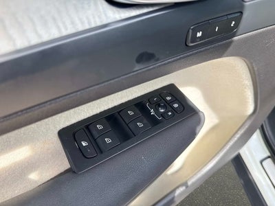 2023 Volvo XC40 Plus Dark Theme