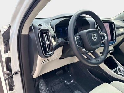 2023 Volvo XC40 Plus Dark Theme