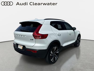 2023 Volvo XC40 Plus Dark Theme