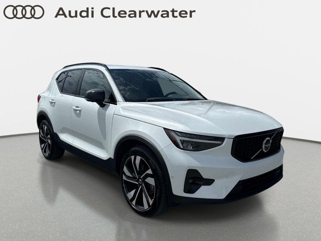 2023 Volvo XC40 Plus Dark Theme