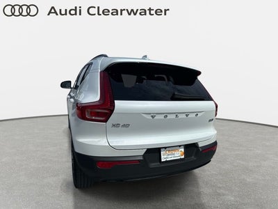 2023 Volvo XC40 Plus Dark Theme