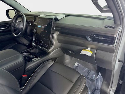 2025 GMC Yukon Elevation
