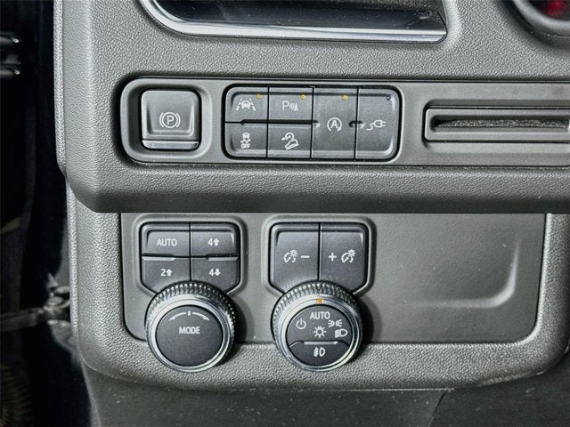 2022 GMC Yukon XL AT4