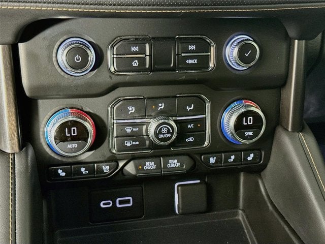 2022 GMC Yukon XL AT4