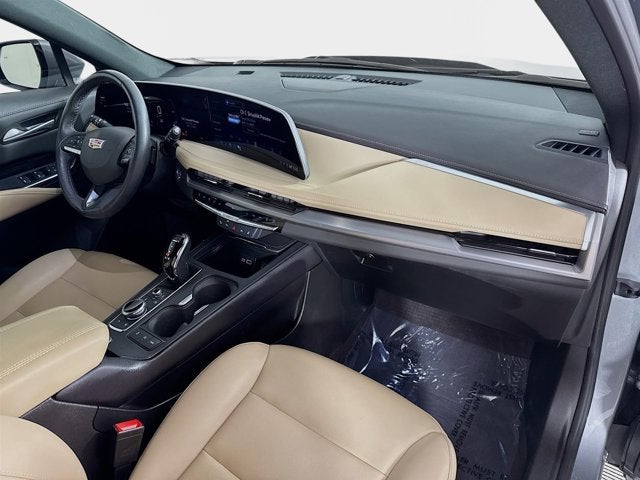 2024 Cadillac XT4 Luxury