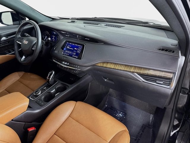 2021 Cadillac XT4 Premium Luxury