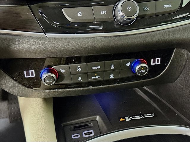 2022 Buick Enclave Essence