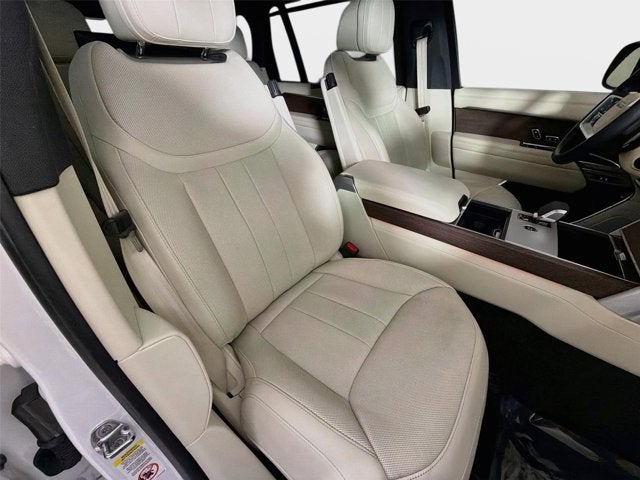 2025 Land Rover Range Rover SE