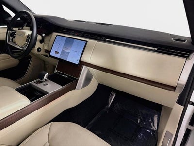 2025 Land Rover Range Rover SE