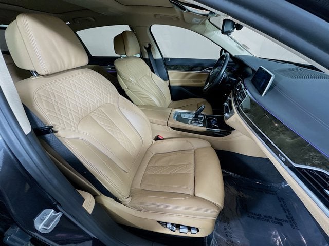 2022 BMW 7 Series 740i