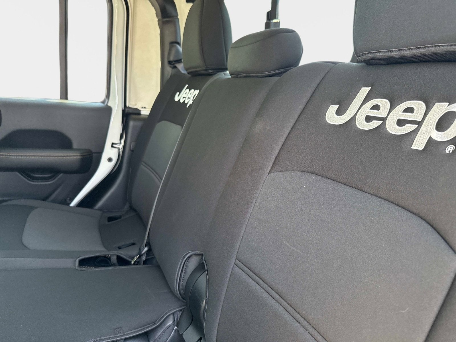 2025 Jeep Gladiator High Tide