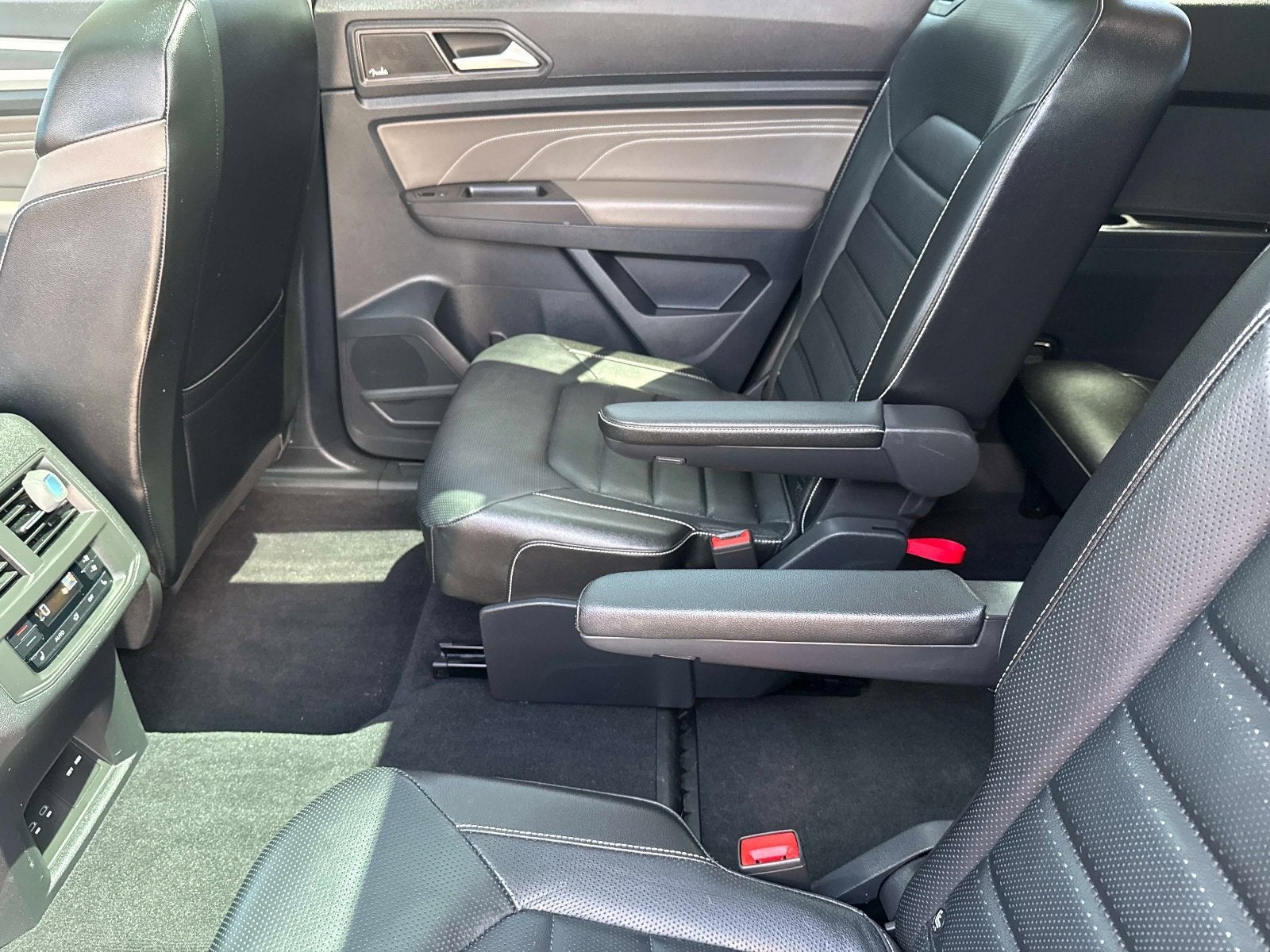 2022 Volkswagen Atlas 3.6L V6 SEL Premium R-Line