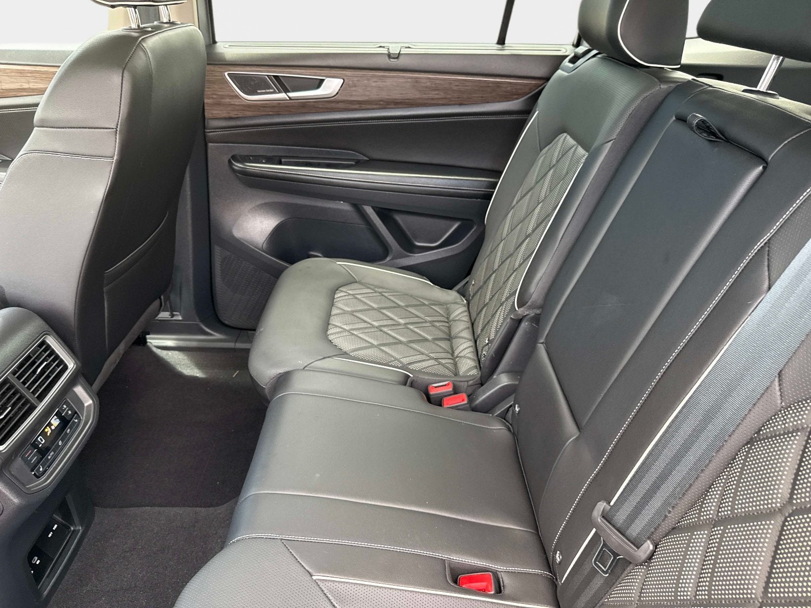 2024 Volkswagen Atlas 2.0T SEL Premium R-Line