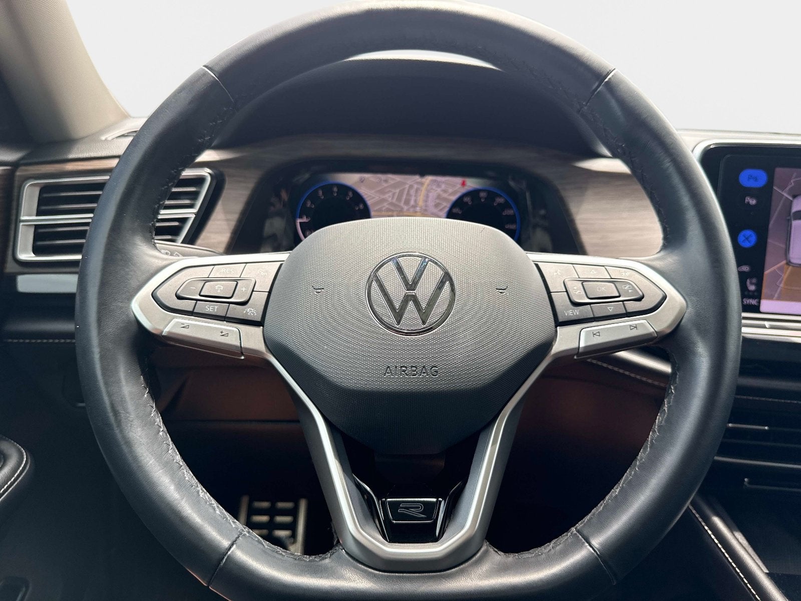 2024 Volkswagen Atlas 2.0T SEL Premium R-Line