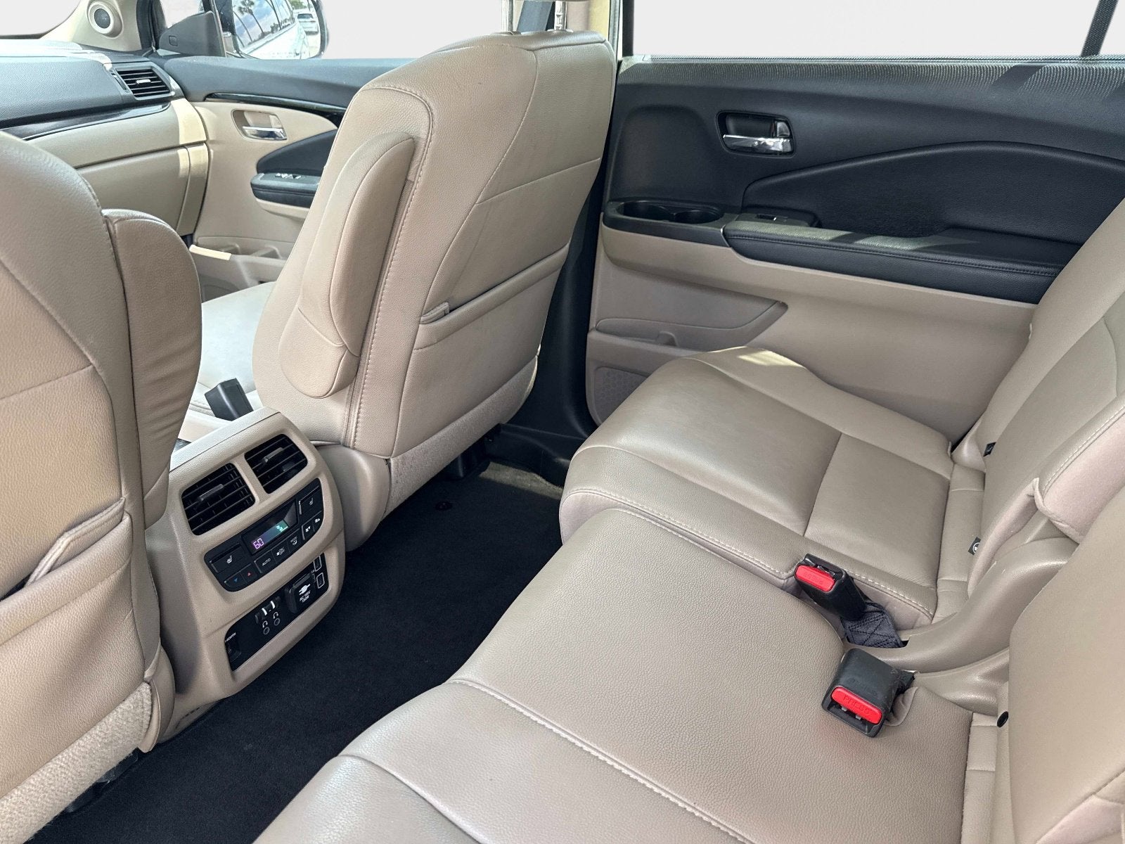2022 Honda Pilot Touring 8-Passenger