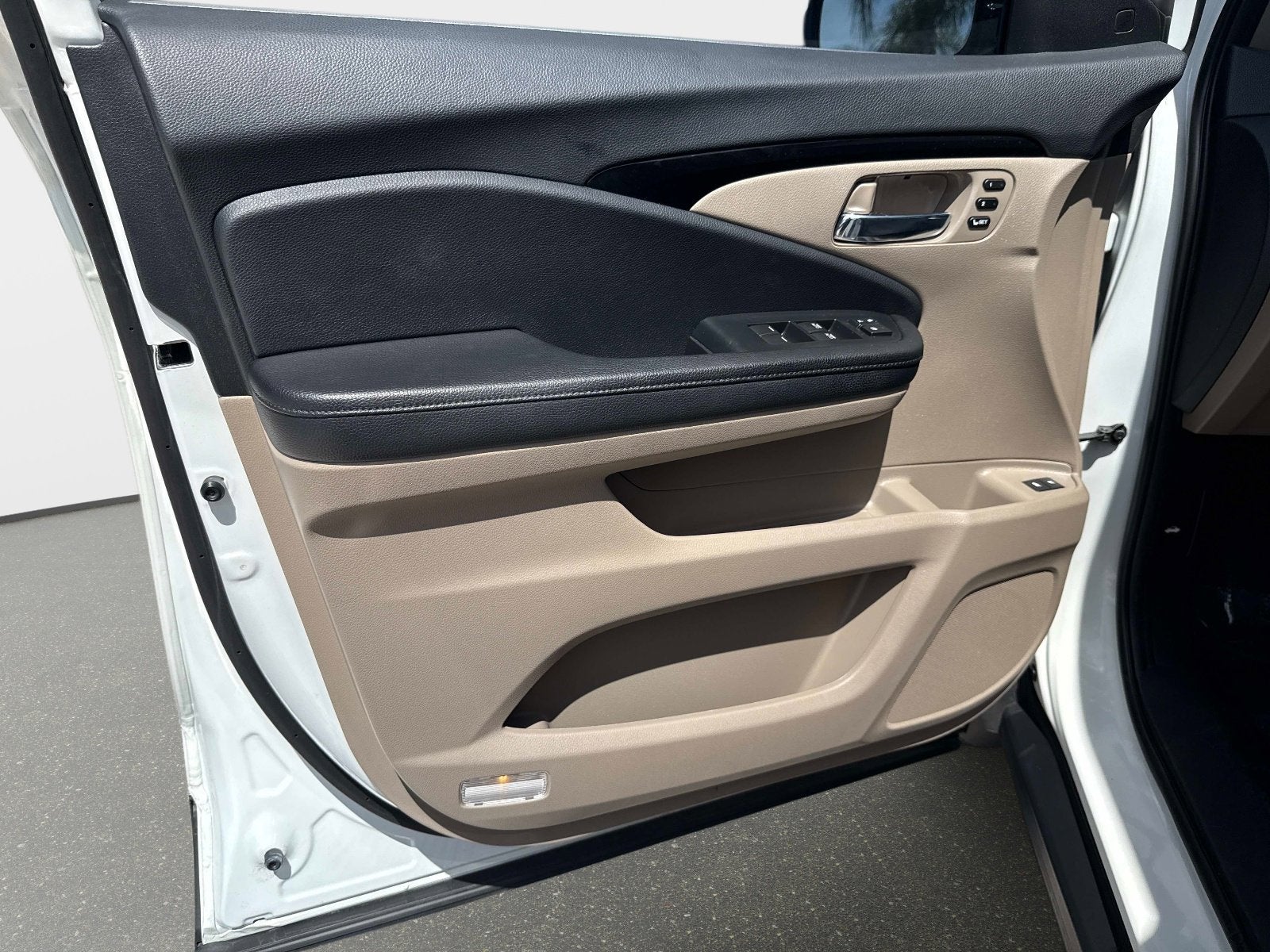 2022 Honda Pilot Touring 8-Passenger