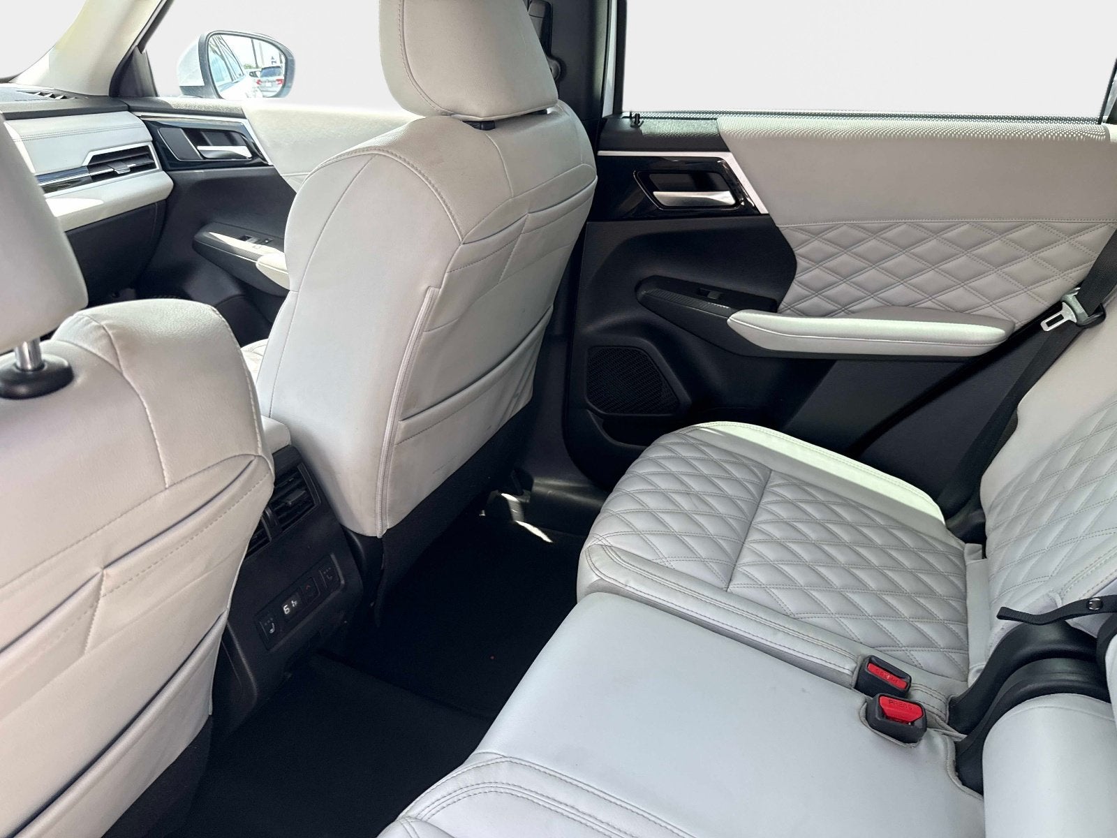 2023 Mitsubishi Outlander SEL